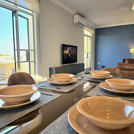 Marina View Apartment *